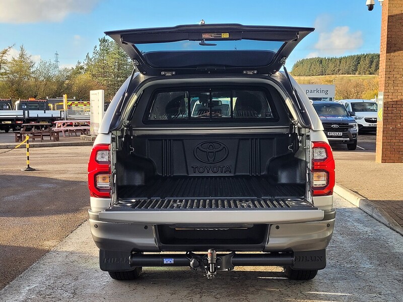 Used Toyota Hilux 2023 for sale - 76407111: Photo 9