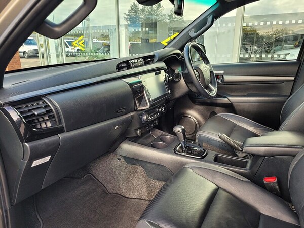 Used Toyota Hilux 2023 for sale - 76304493: Photo 12