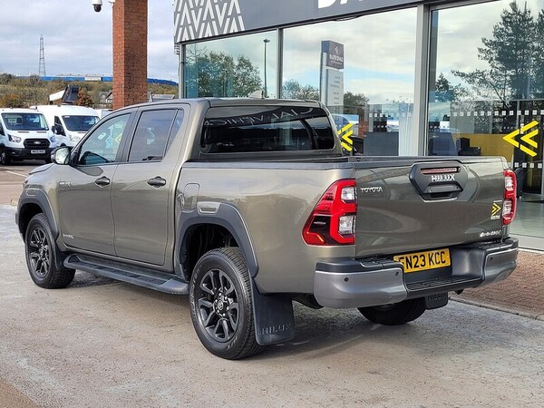 Used Toyota Hilux 2023 for sale - 76304493: Photo 24