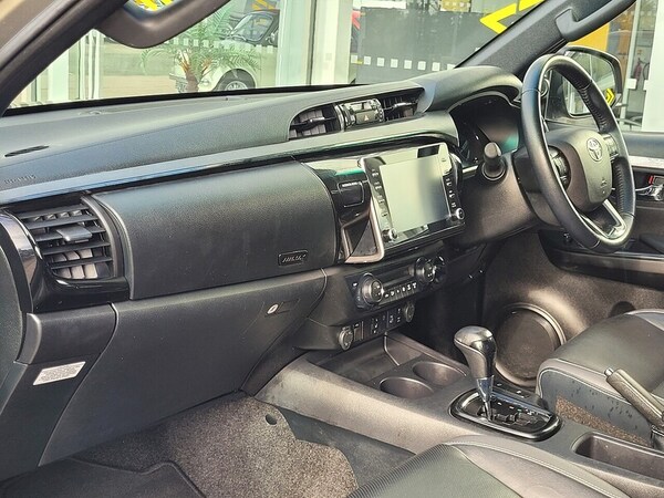 Used Toyota Hilux 2023 for sale - 76304493: Photo 28