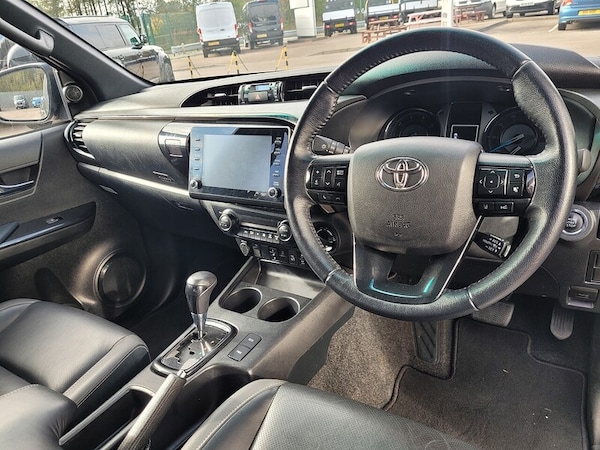 Used Toyota Hilux 2023 for sale - 76304493: Photo 2