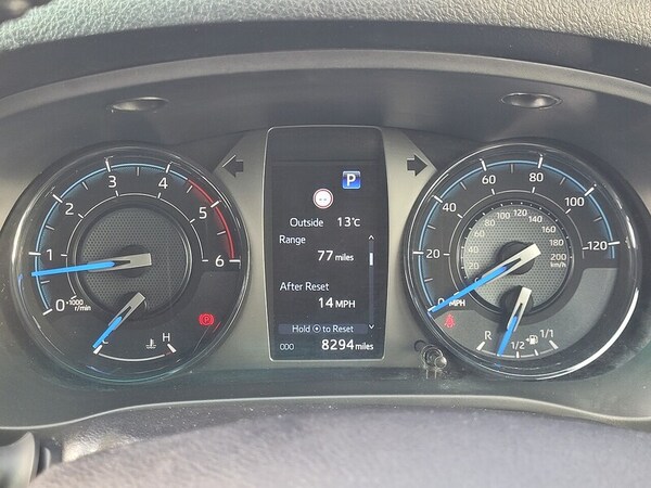 Used Toyota Hilux 2023 for sale - 76304493: Photo 31
