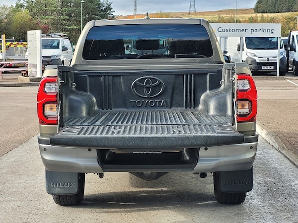 Used Toyota Hilux 2023 for sale - 76304493: Photo 3
