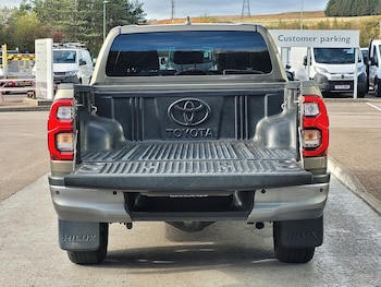 Used Toyota Hilux 2023 for sale - 76304493: Photo 3