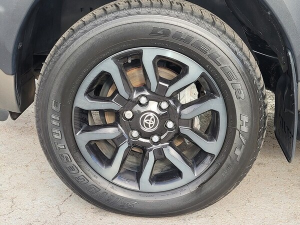Used Toyota Hilux 2023 for sale - 76304493: Photo 40