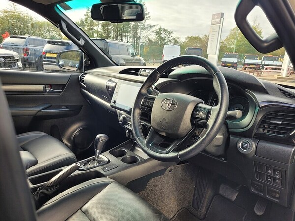 Used Toyota Hilux 2023 for sale - 76304493: Photo 42