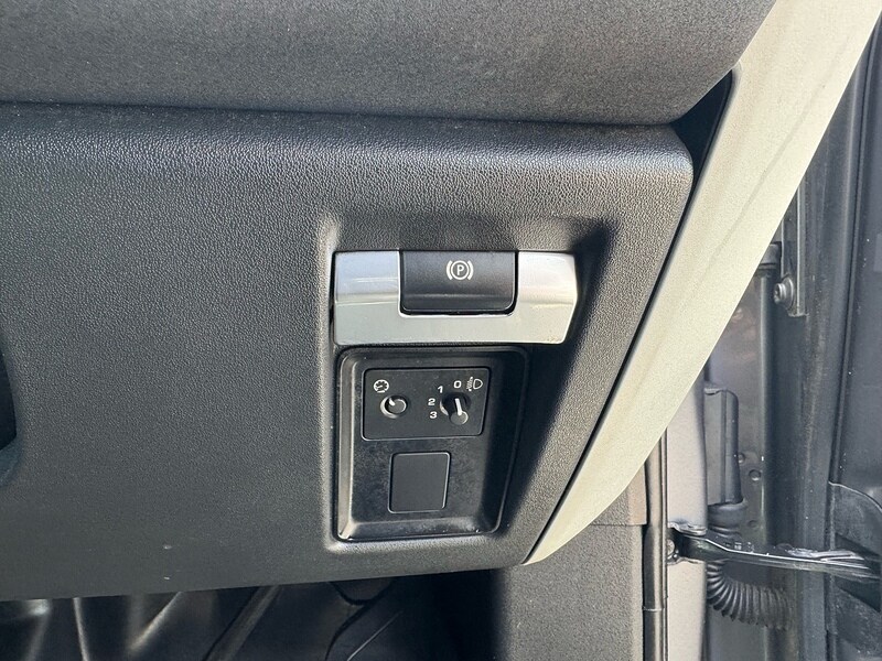 Used Land Rover Defender 2021 for sale - 78016595: Photo 31