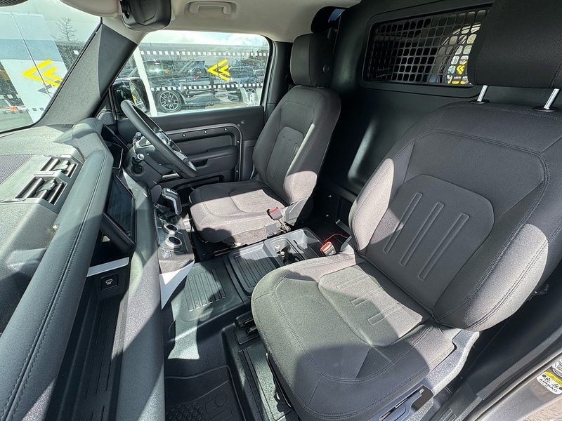 Used Land Rover Defender 2021 for sale - 78016595: Photo 8