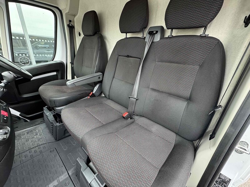 Vehicle 33