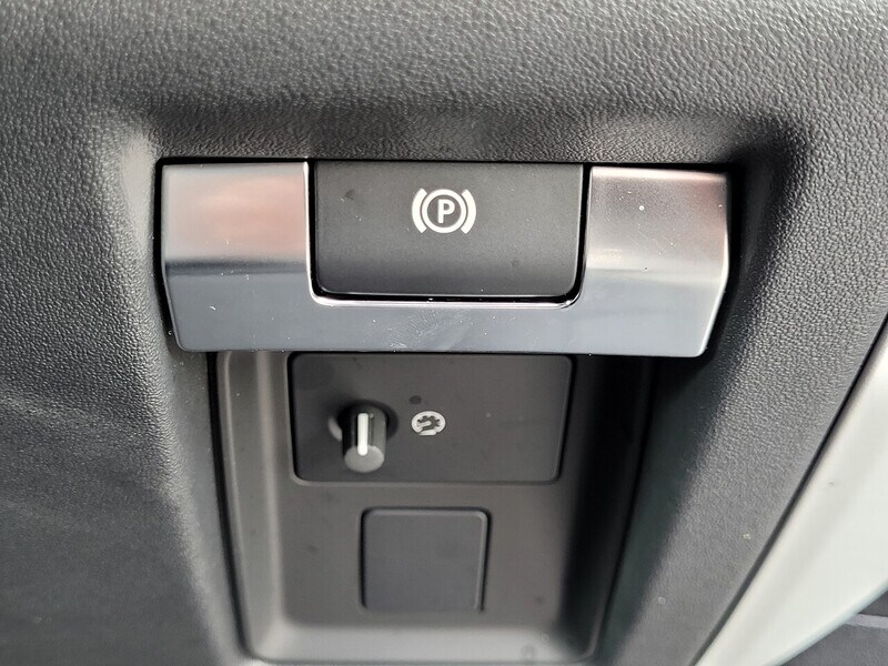 Used Land Rover Defender 90 2025 for sale - 76396596: Photo 26