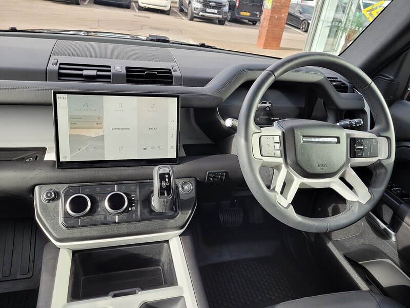Used Land Rover Defender 90 2025 for sale - 76396596: Photo 44