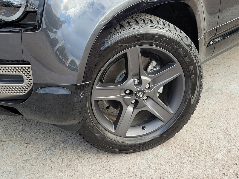 Used Land Rover Defender 90 2025 for sale - 76396596: Photo 45