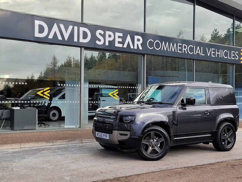 Used Land Rover Defender 90 2025 for sale - 76396596: Photo 47