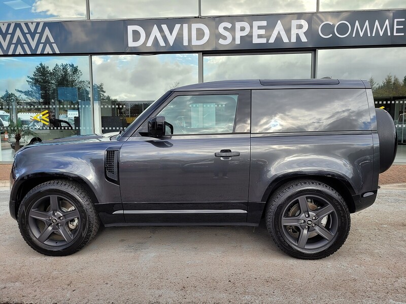 Used Land Rover Defender 90 2025 for sale - 76396596: Photo 5