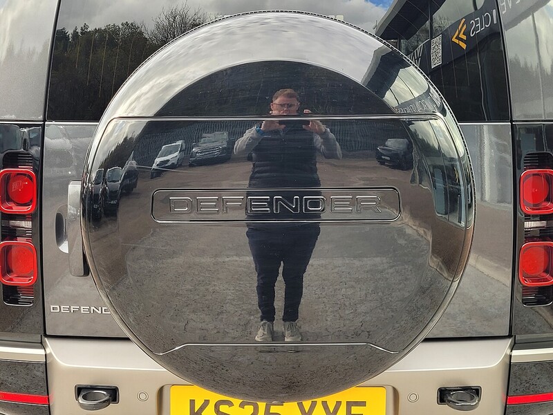 Used Land Rover Defender 90 2025 for sale - 76396596: Photo 51