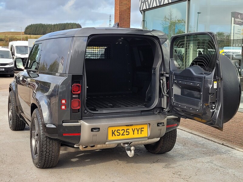 Used Land Rover Defender 90 2025 for sale - 76396596: Photo 52