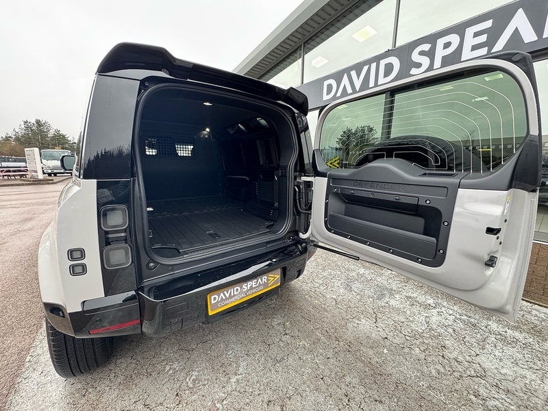 Used Land Rover Defender 110 2026 for sale - 77208495: Photo 12