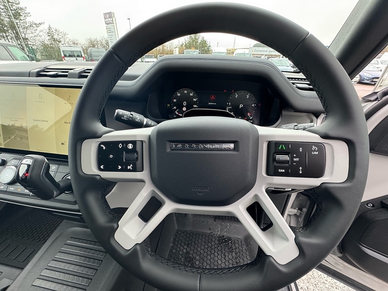 Used Land Rover Defender 110 2026 for sale - 77208495: Photo 13