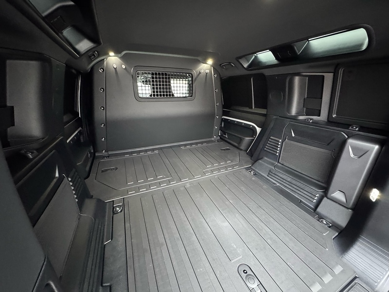 Used Land Rover Defender 110 2026 for sale - 77208495: Photo 17