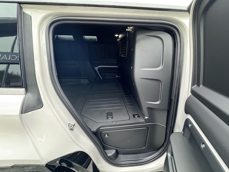 Used Land Rover Defender 110 2026 for sale - 77208495: Photo 23