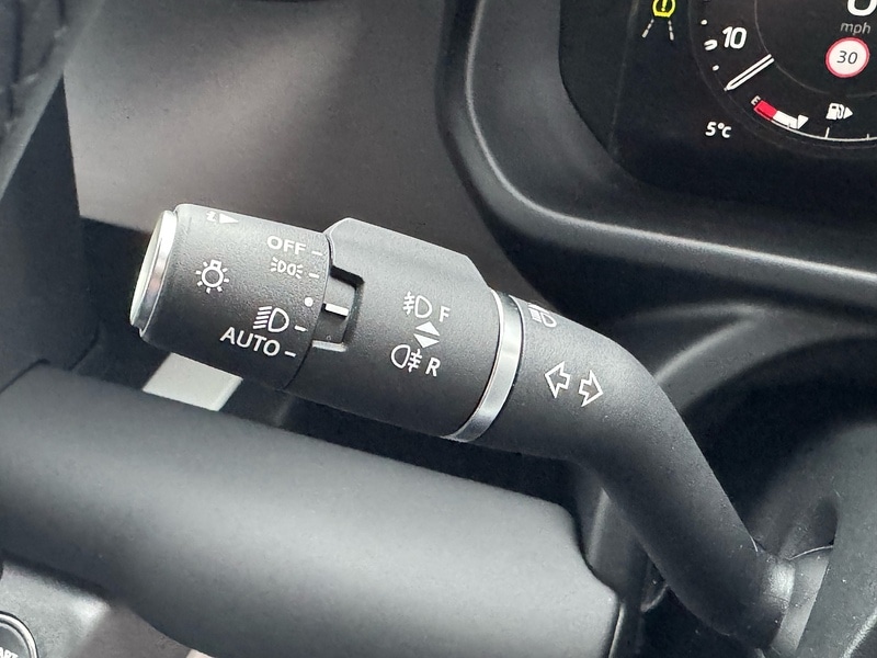 Used Land Rover Defender 110 2026 for sale - 77208495: Photo 32