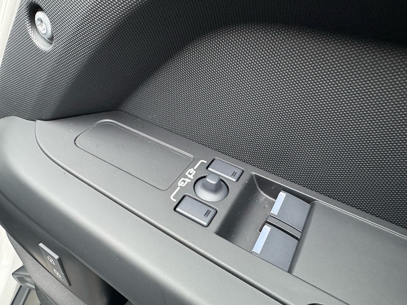 Used Land Rover Defender 110 2026 for sale - 77208495: Photo 34