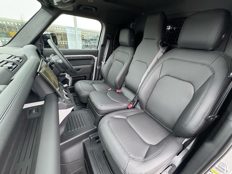 Used Land Rover Defender 110 2026 for sale - 77208495: Photo 8