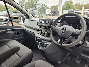 Used Renault Trafic 2025 for sale - 76267499: Photo 2