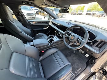 Used Porsche Cayenne 2023 for sale - 79651507: Photo