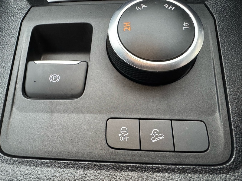 Used Volkswagen Amarok 2024 for sale - 76547383: Photo 27