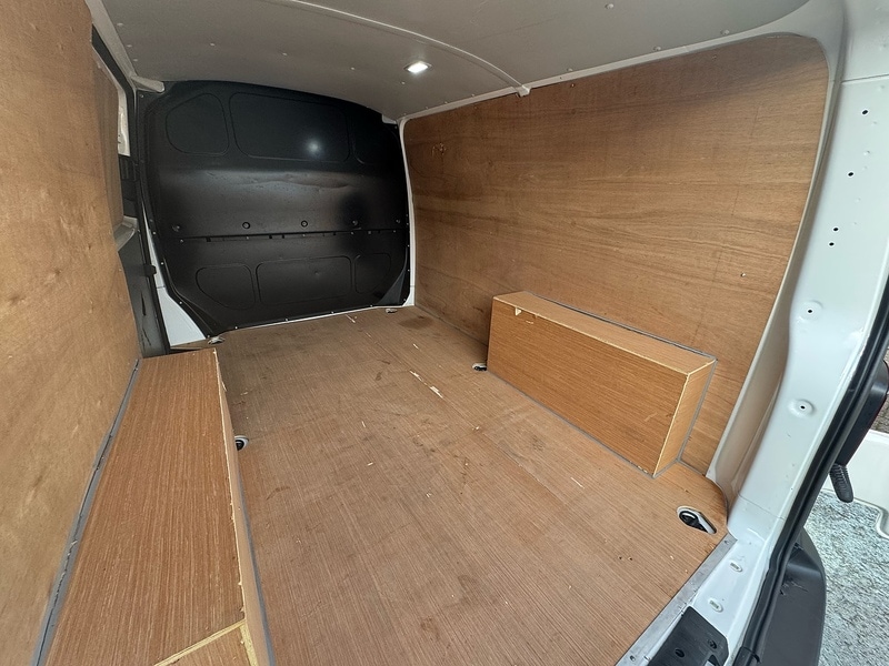 Used Volkswagen Transporter 2024 for sale - 77188957: Photo 14