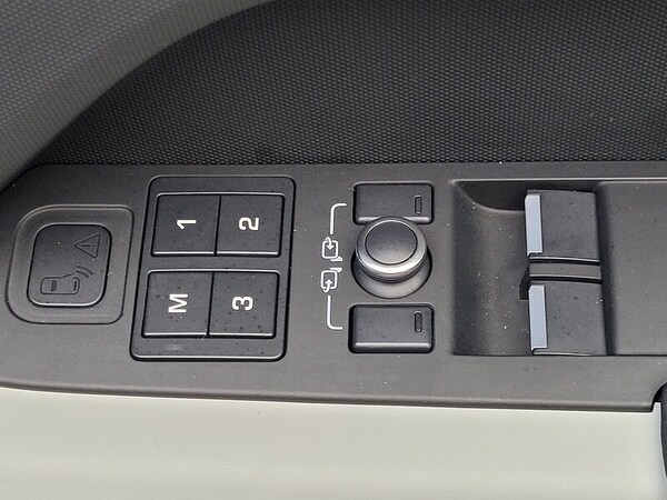 Used Land Rover Defender 110 2021 for sale - 76280475: Photo 22