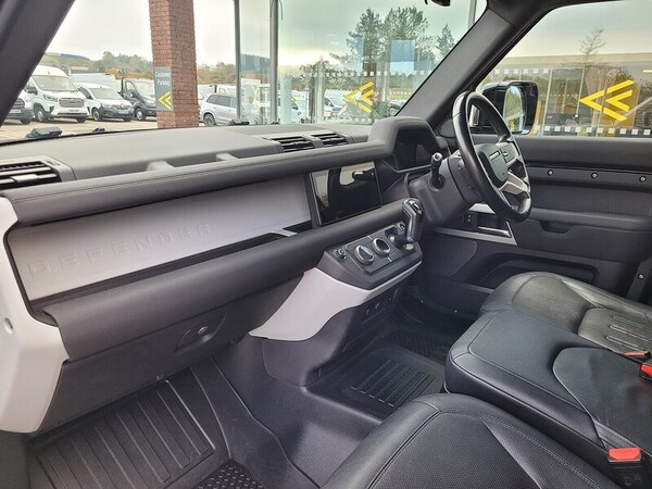 Used Land Rover Defender 110 2021 for sale - 76280475: Photo 26