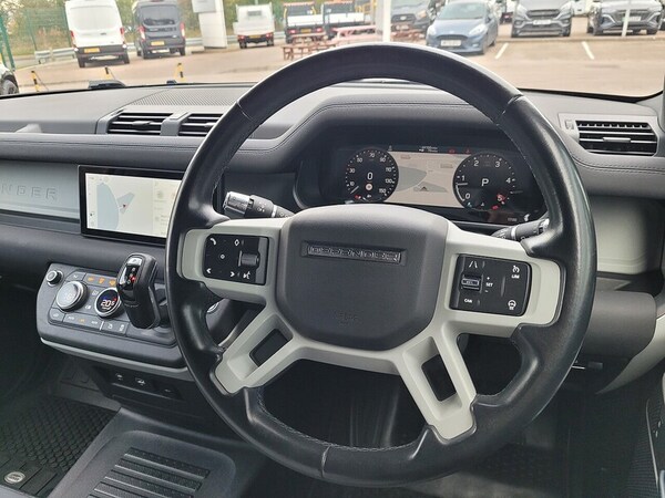 Used Land Rover Defender 110 2021 for sale - 76280475: Photo 30