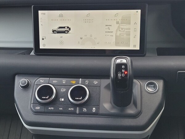 Used Land Rover Defender 110 2021 for sale - 76280475: Photo 46