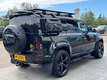 Used Land Rover Defender 110 2023 for sale - 78426859: Photo