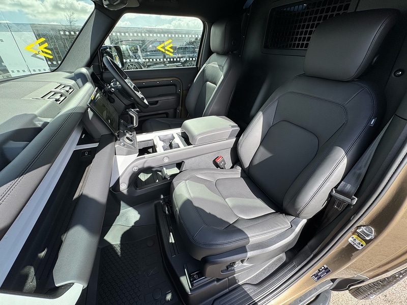 Used Land Rover Defender 2026 for sale - 78154551: Photo 8