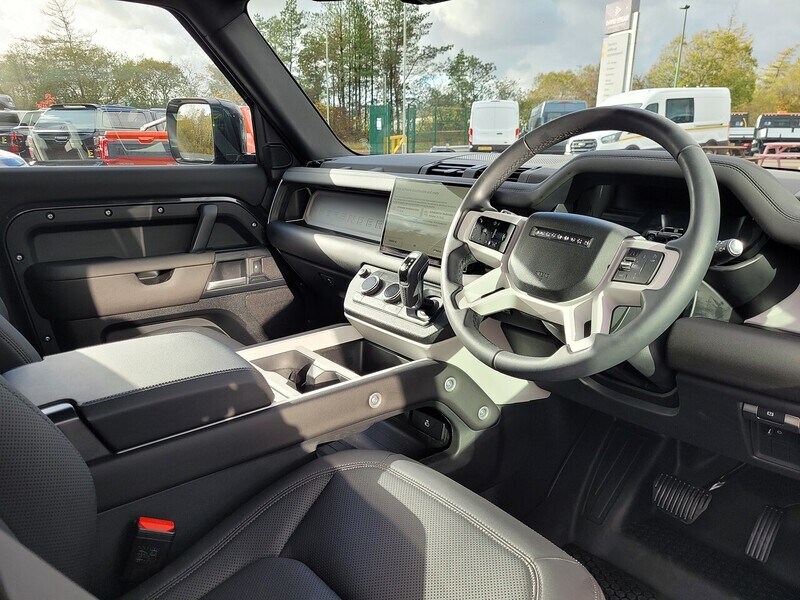 Used Land Rover Defender 90 2025 for sale - 76591260: Photo 34