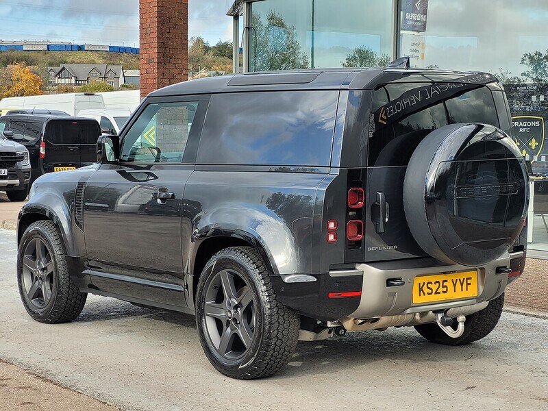 Used Land Rover Defender 90 2025 for sale - 76591260: Photo 36