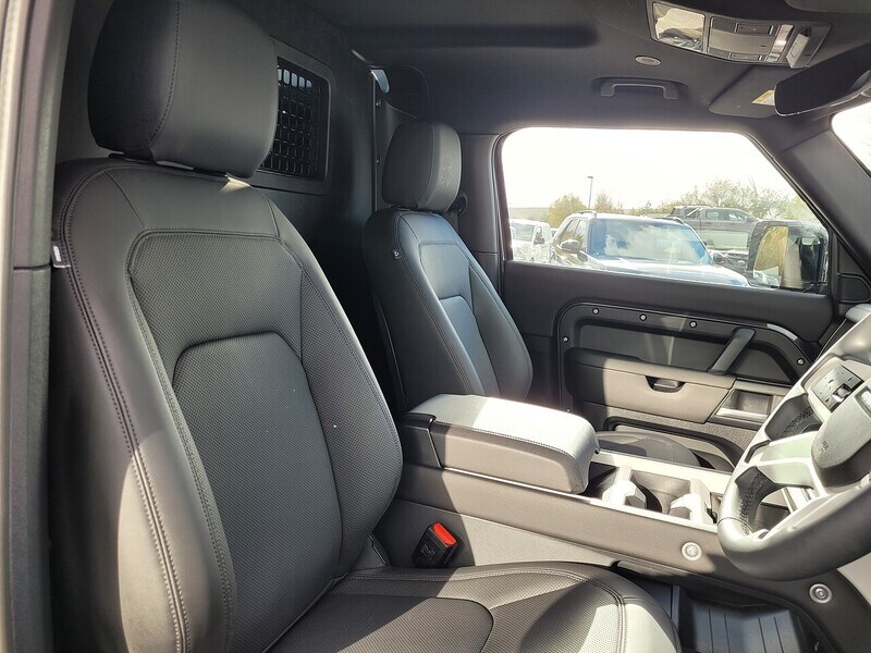 Used Land Rover Defender 90 2025 for sale - 76591260: Photo 38