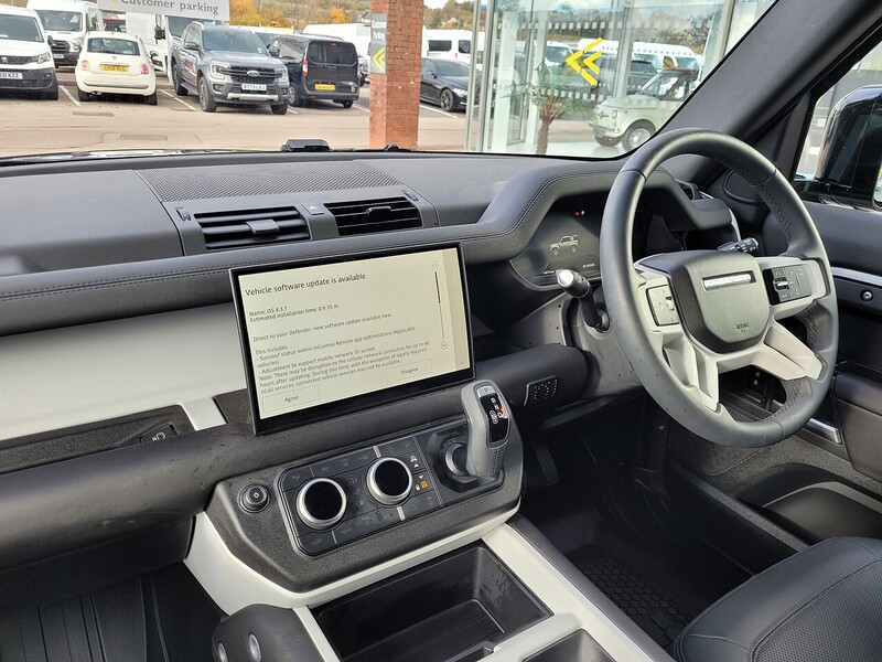 Used Land Rover Defender 90 2025 for sale - 76591260: Photo 39