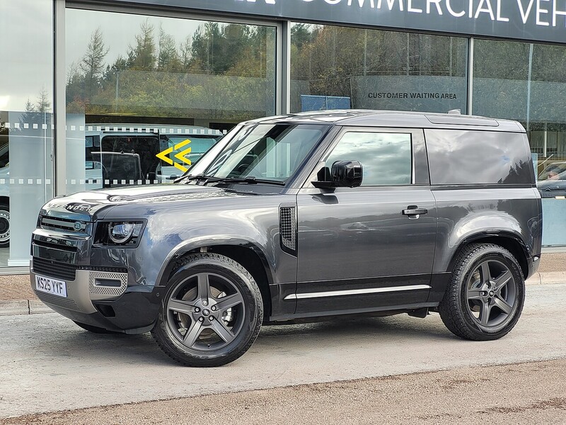 Used Land Rover Defender 90 2025 for sale - 76591260: Photo 4