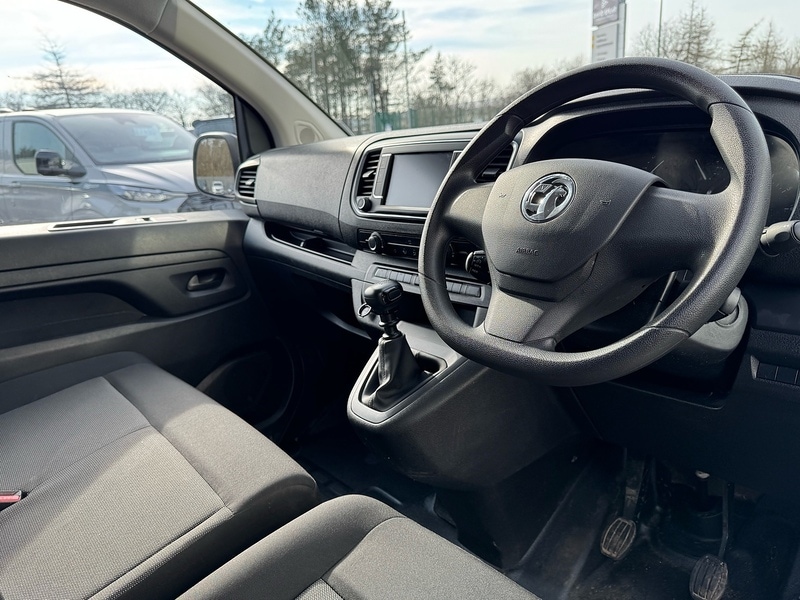 Used Vauxhall Vivaro 2023 for sale - 77968038: Photo 3