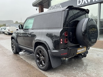 Used Land Rover Defender 90 2024 for sale - 75995764: Photo 2