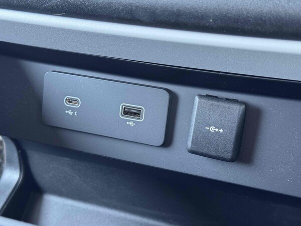 Used Land Rover Defender 90 2024 for sale - 75995764: Photo 30