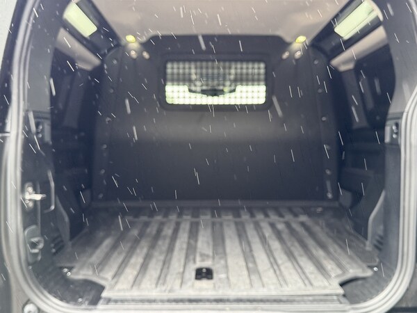 Used Land Rover Defender 90 2024 for sale - 75995764: Photo 9