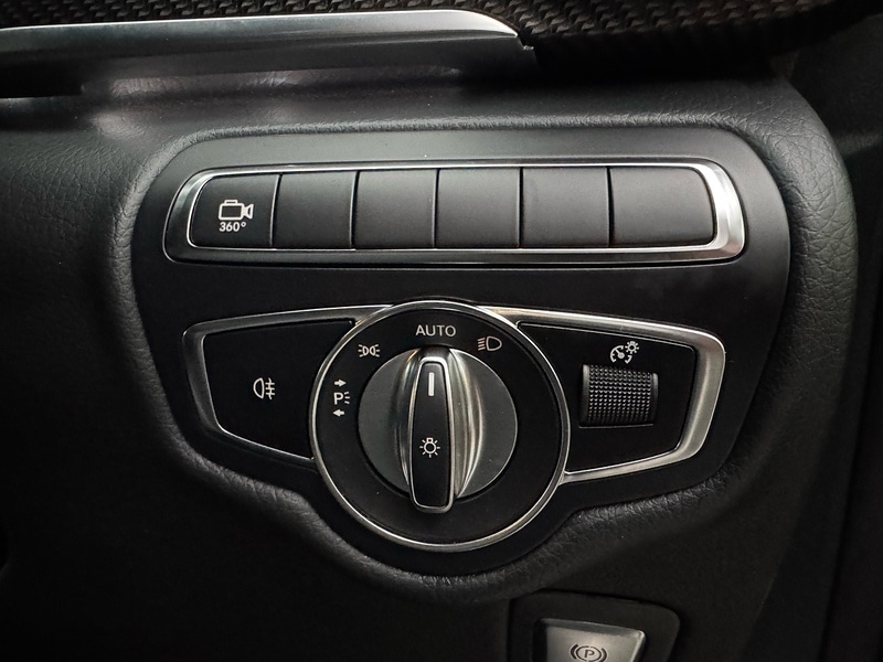 Used Mercedes-Benz V-Class 2023 for sale - 76986553: Photo 17