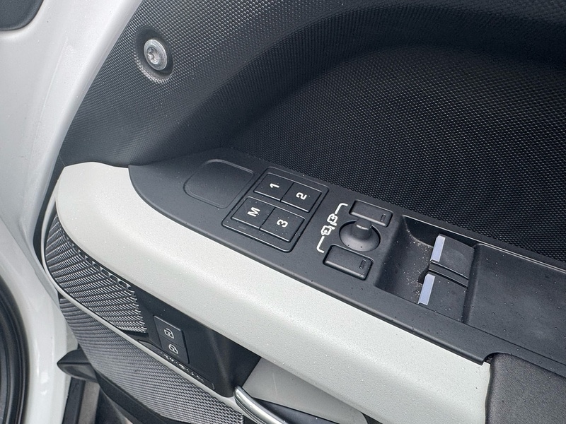 Used Land Rover Defender 2024 for sale - 77288702: Photo 27