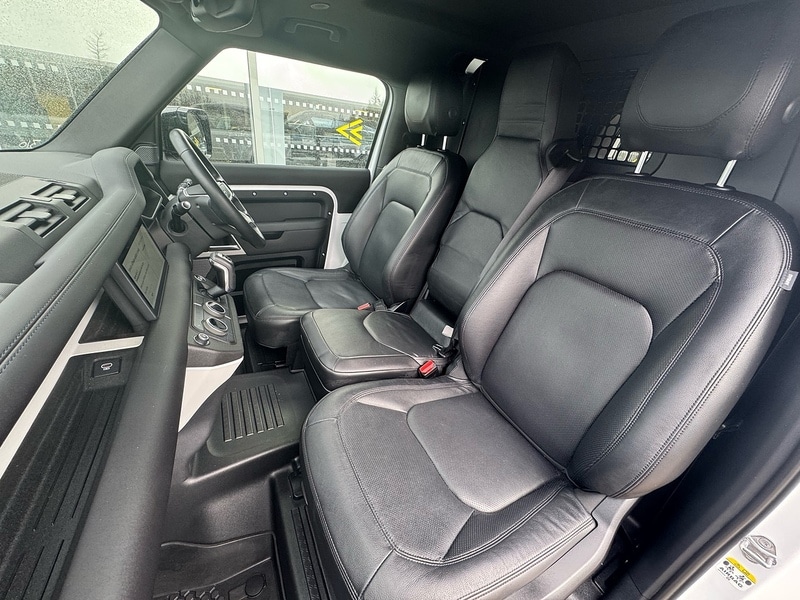 Used Land Rover Defender 2024 for sale - 77288702: Photo 8