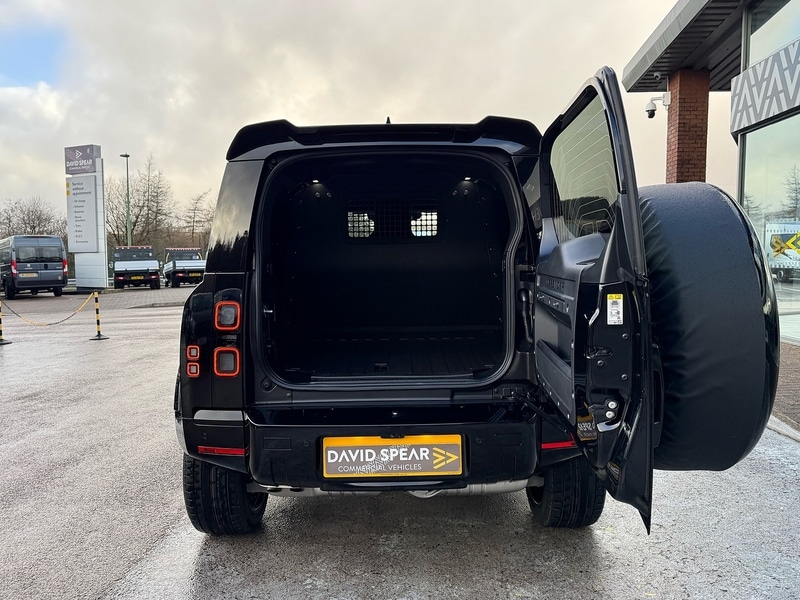 Used Land Rover Defender 90 2025 for sale - 76896500: Photo 15